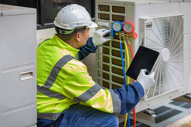 Professional Hvac technician working in Toms Brook, VA